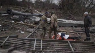 35 dead in air strike on Ukraine military base