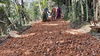 কোম্পানীগঞ্জে সড়ক সংস্কারে ব্যাপক অনিয়মের অভিযোগ