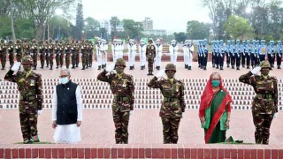 জাতীয় স্মৃতিসৌধে রাষ্ট্রপতি ও প্রধানমন্ত্রীর শ্রদ্ধা