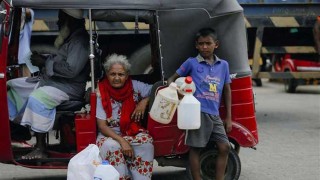 যে কারণে বিপর্যস্ত শ্রীলঙ্কার অর্থনীতি