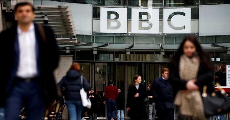 Taliban hits DW, BBC with broadcast bans in Afghanistan