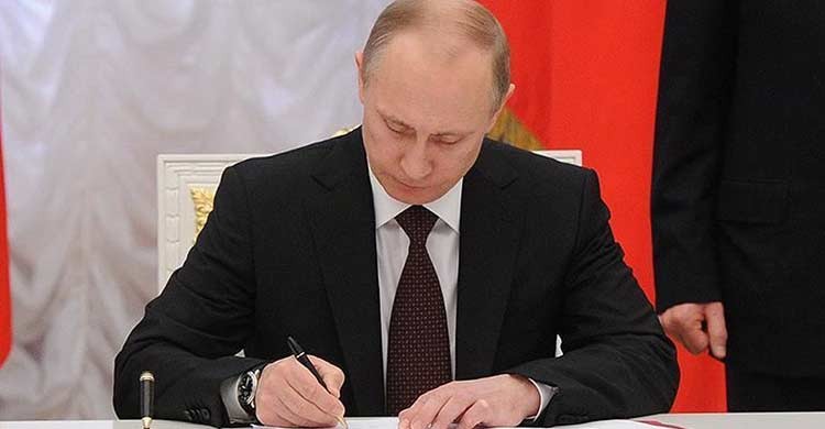 Putin signs law introducing jail for ‘fake news’ on army