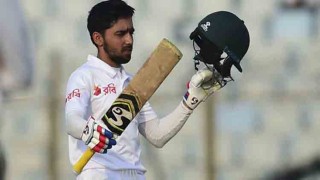 Mominul quits Test captaincy