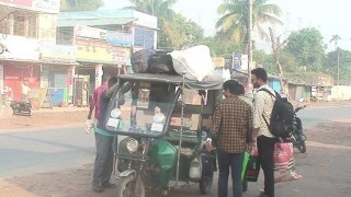 পটুয়াখালীতে পরিবহন ধর্মঘটে ভোগান্তিতে যাত্রীরা