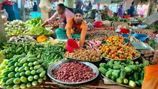 নওগাঁয় নতুন আলুর কেজি ২০০ টাকা