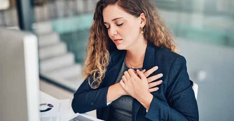 Five symptoms of women's heart attacks