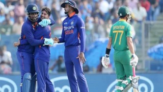 Bowlers rule as India crush South Africa to clinch ODI series