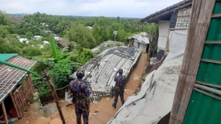 ঘূর্ণিঝড় সিত্রাং: রোহিঙ্গা ক্যাম্পে ঘরবাড়ি বিধ্বস্ত