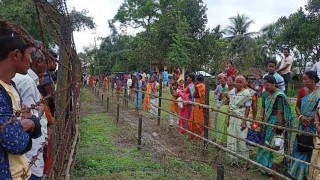 পাটগ্রাম সীমান্তে দুই বাংলার মিলনমেলা