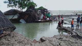 সিত্রাংয়ের আঘাতে কক্সবাজারে অর্ধশত গ্রাম প্লাবিত