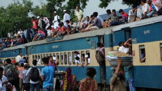 কুমিল্লায় ট্রেনের ছাদ থেকে পড়ে আহত একজনের মৃত্যু