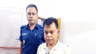 ৩ বছরের সাজা এড়াতে ২১ বছর পলাতক!