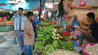 বেপরোয়া গতিতে বেড়েছে শীতকালীন সব্জির দাম