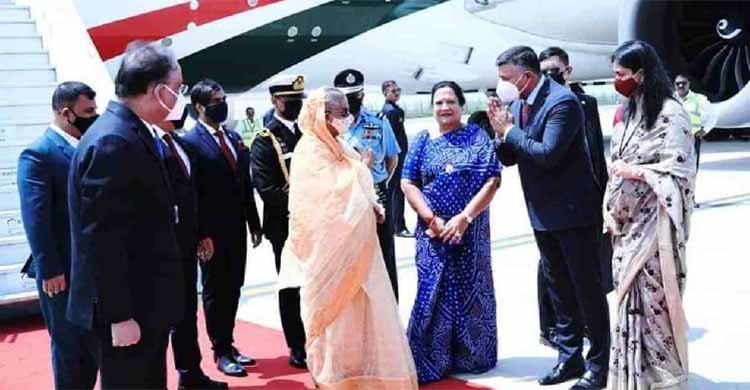 PM Hasina gets red carpet welcome on arrival in New Delhi