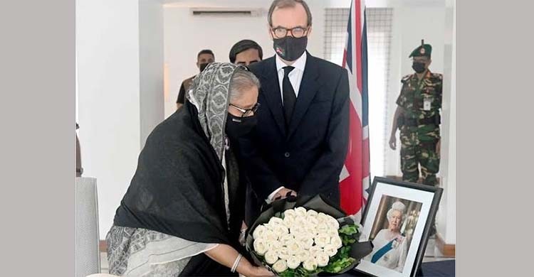 PM pays homage to Queen Elizabeth II, signs condolence book