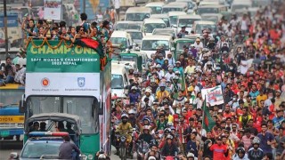 Dhaka welcomes victorious Tigresses with fitting fanfare