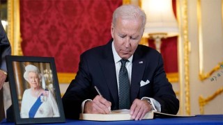 Biden among thousands pay respects to Queen Elizabeth II