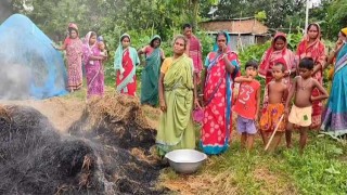 'আমাগো বসতভিটা ছাড়া করার নানা চেষ্টা চলছে'