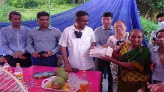 সাফজয়ী রূপনা-রিতুপর্নার পরিবারকে ৩ লাখ টাকা প্রদান