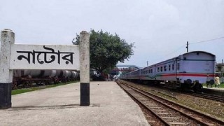 চোখের সামনে ছেলের মৃত্যু, স্তব্ধ বাবা