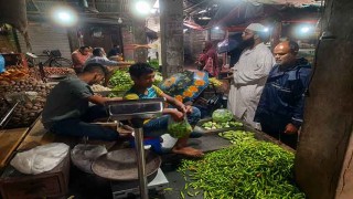 একদিনের ব্যবধানে বাড়ল কাঁচা মরিচের দাম, কেজিতে ১৫ টাকা