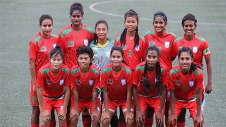 PM announces prize money for women footballers