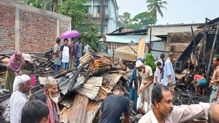 ঝালকাঠির কাঠালিয়ায় বাজারে অগ্নিকাণ্ডে কোটি টাকার ক্ষতি