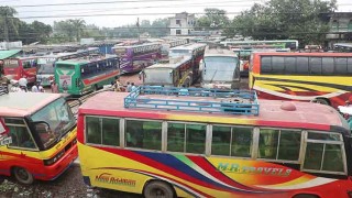 নওগাঁয় অভ্যন্তরীণ ও আন্তঃজেলা রুটে বাস চলাচল বন্ধ