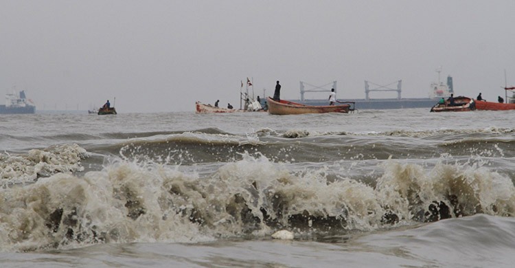 লঘুচাপ, সমুদ্রবন্দরে ৩ নম্বর সতর্ক সংকেত