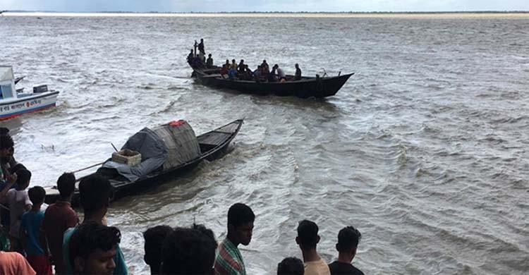 4 missing as boat capsises in Padma River