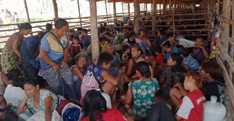 Myanmar coup: Thousands of Burmese flee to Thailand after intense fighting