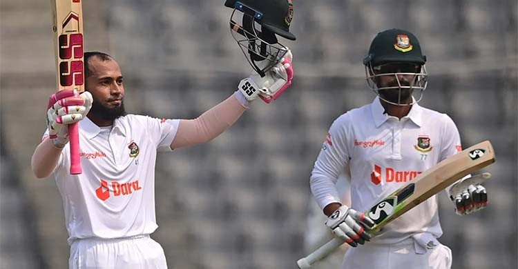 Mushfiqur hits century as Bangladesh lead Ireland by 102 runs