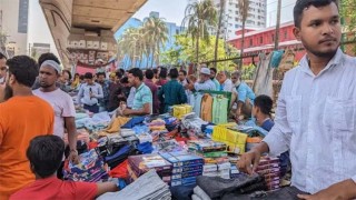 Traders of Bangabazar set up around 800 temporary shops at the site