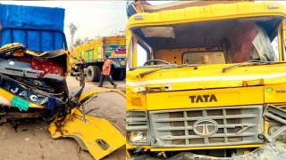 3 die as truck collides with pick-up van in Jamalpur