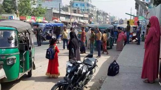 Commuters suffer for indefinite bus strike in Kushtia, Khulna, Faridpur routes