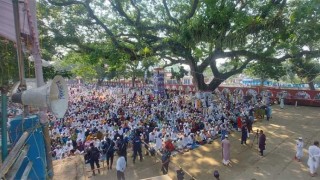 Over 5 lakh Muslims attend Sholakia Eid jamaat