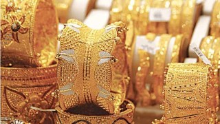 Gold price reduces by Tk 1,983 per bhori