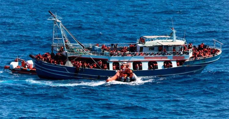 440 migrants rescued from boat off Malta