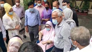 Khaleda Zia at Evercare Hospital for health check-ups