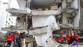 7.8 magnitude earthquake leaves at least 640 dead in Turkey, Syria