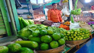 রোজার আগেই জয়পুরহাটে নিত্যপণ্যের দাম আকাশচুম্বী