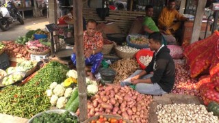 নিত্যপণ্যের অগ্নিমূল্যে দিশেহারা মানুষ, লাগামহীন বাজার