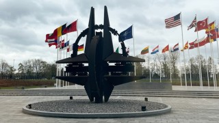 NATO urges Russia to respect nuclear pact with US