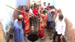 মনের আশা পূরণে গোরক্ষনাথ মন্দিরের কূপে মানুষের ঢল