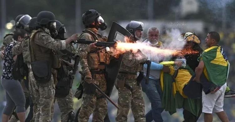 Brazil riots: Arrests ordered for top officials after capital stormed