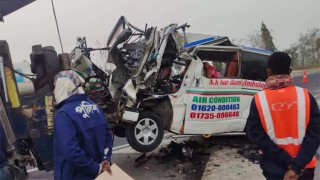 6 killed in truck-ambulance collision in Shariatpur