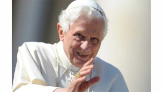 Pope Francis pays homage to 'noble, kind' ex-pope Benedict