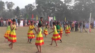 এস এম সুলতানের জন্মজয়ন্তীতে নড়াইলে লাঠি খেলা