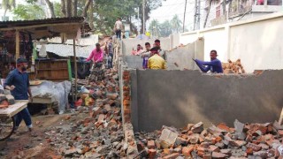 ইউএনওকে আদালতের কারণ দর্শানোর নোটিশ