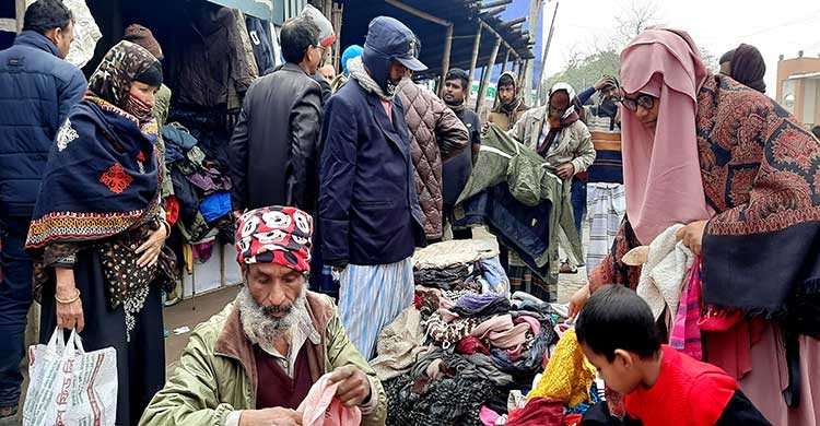 সিরাজগঞ্জে তীব্র শীতে জনজীবন বিপর্যস্ত